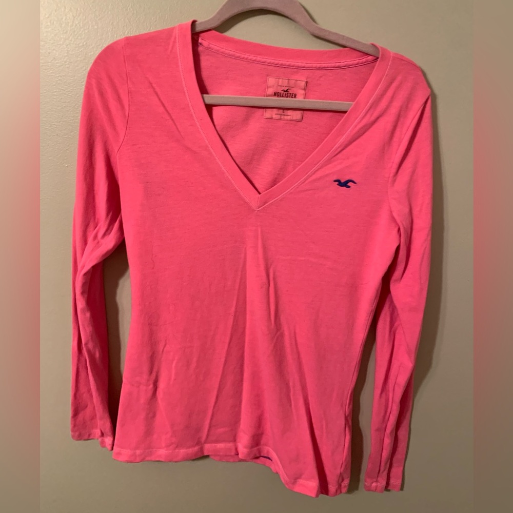 Hollister shirt. 3